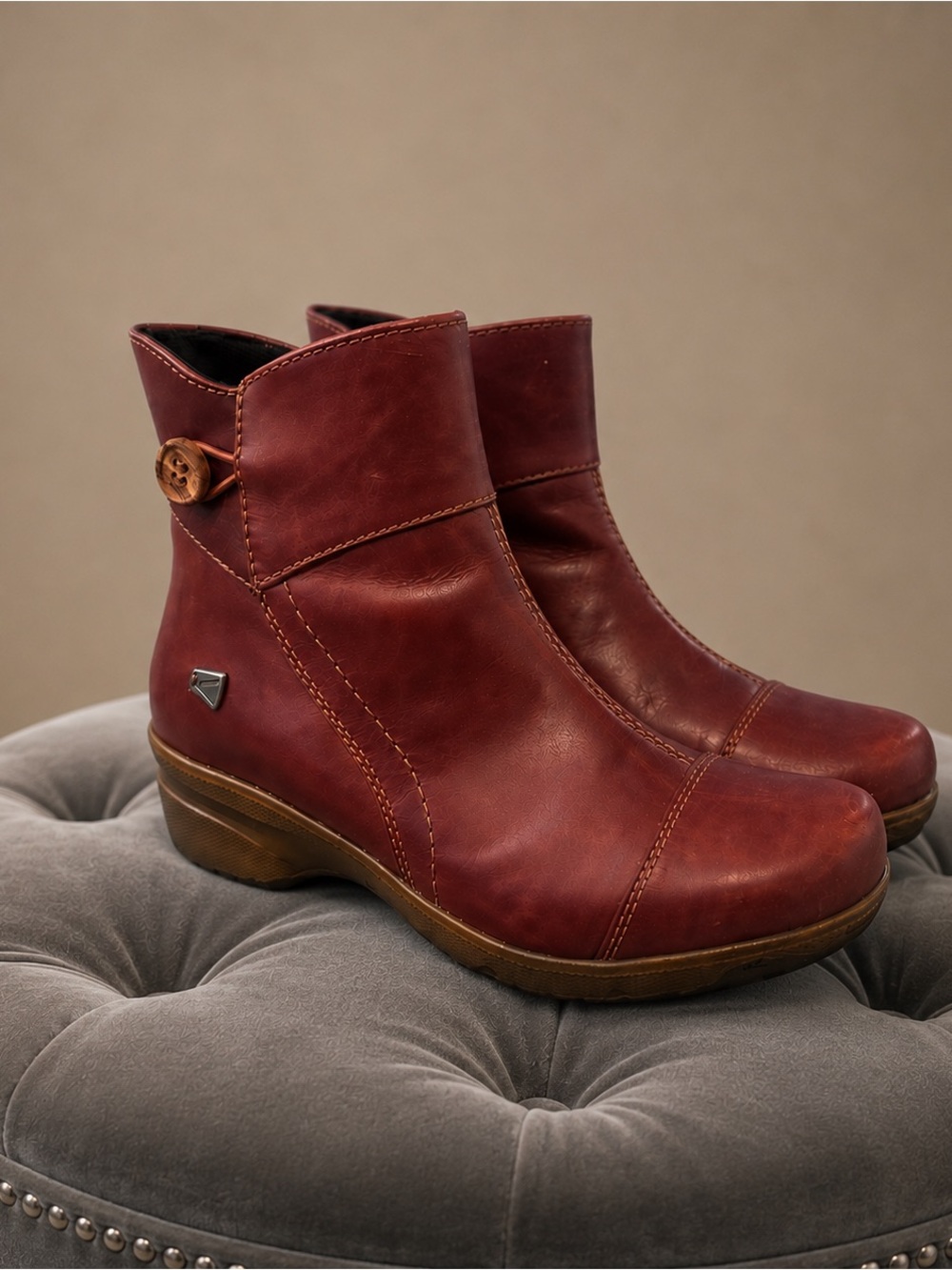 KEEN Women’s Moro Mid Button Chelsea Ankle Boots Red Brown Leather US Size 8